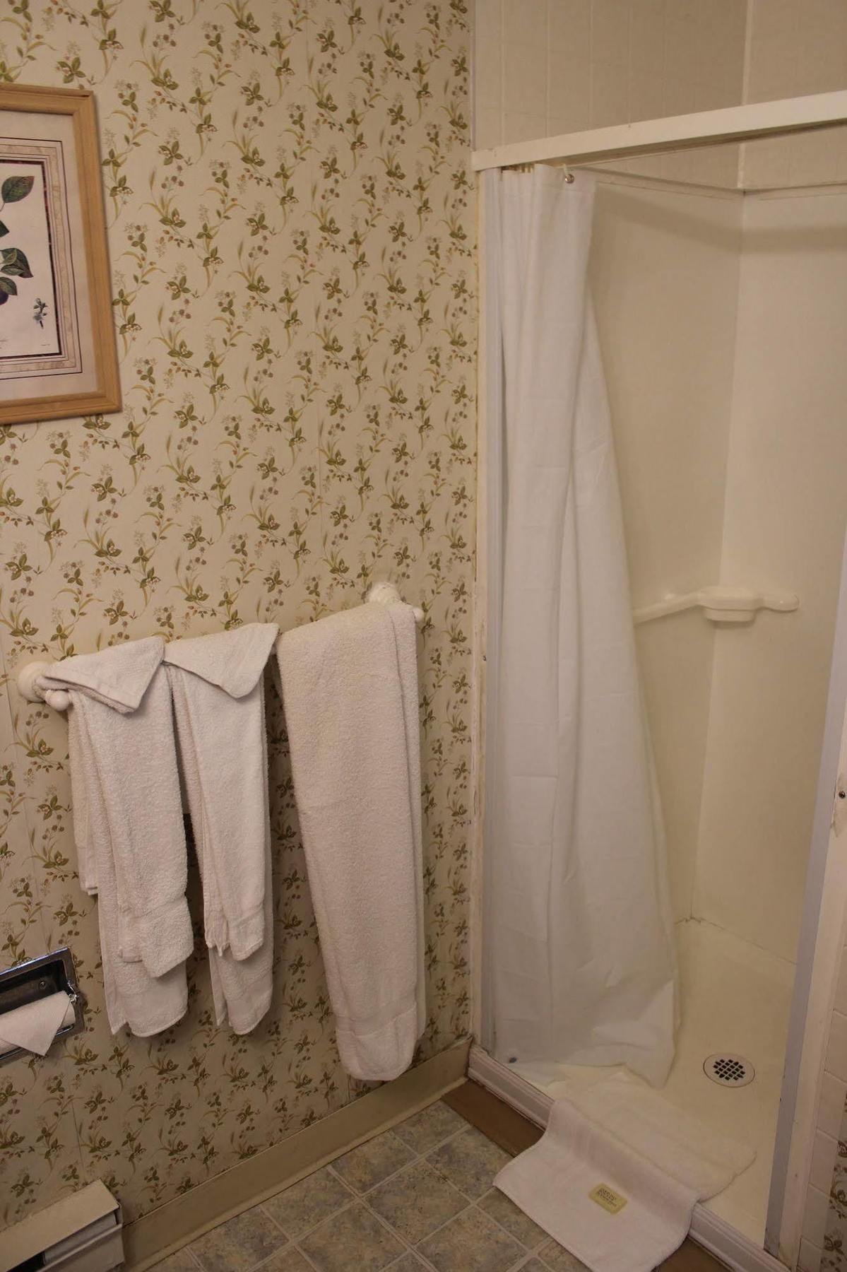 Sea Breeze Inn Hyannis Port Zewnętrze zdjęcie