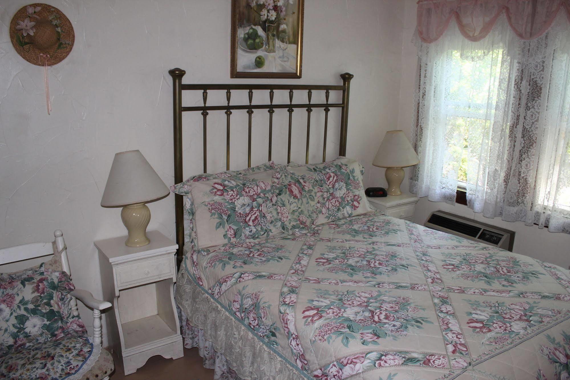 Sea Breeze Inn Hyannis Port Zewnętrze zdjęcie